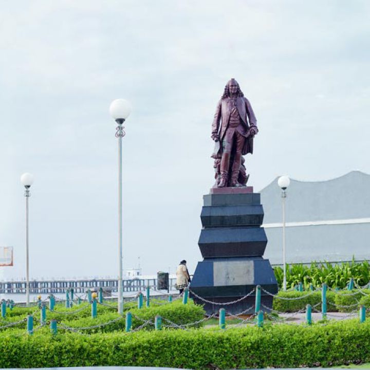 Dupleix Statue Pondicherry