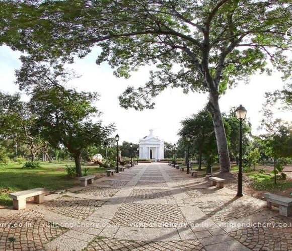Bharati Government Park Pondicherry – Peaceful Green Park in White Town
