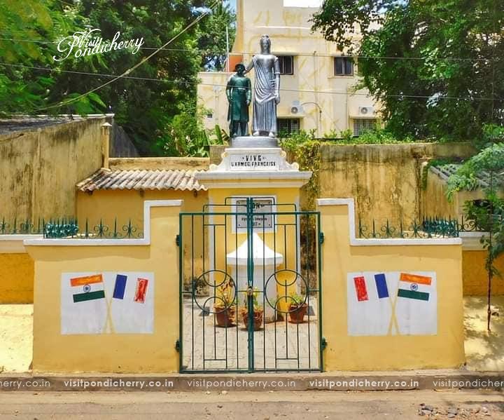 Vive l’Armée Française Pondicherry historic French monument